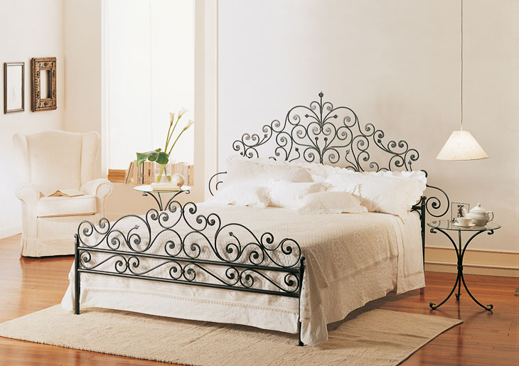 Letto in ferro modello Vietri