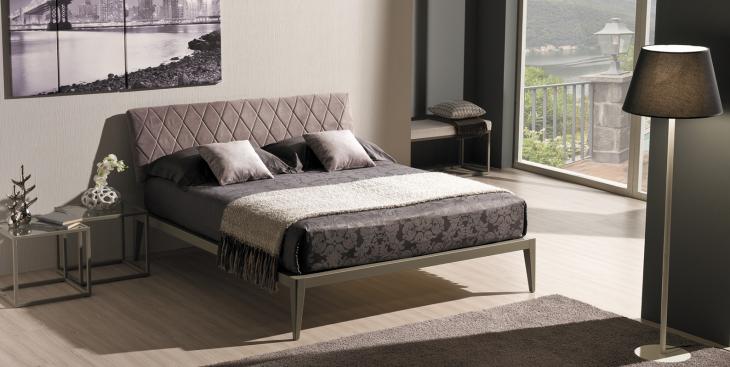 Letto in ferro modello Line