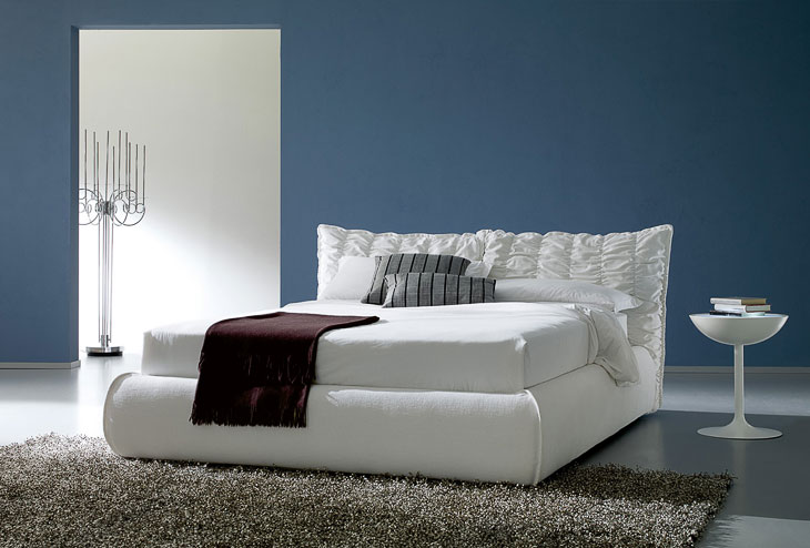 Letto moderno imbottito Giellebimod. Nuvola