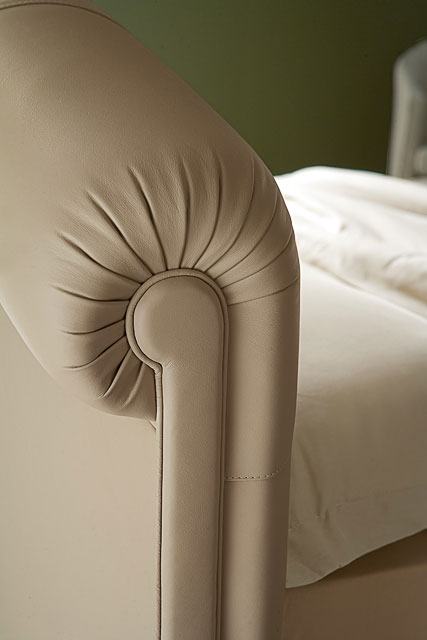 Letto classico imbottito Giellebimod. Romeo