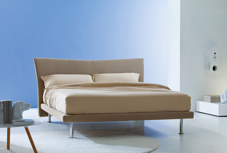 Letto moderno imbottito Giellebimod. Vela