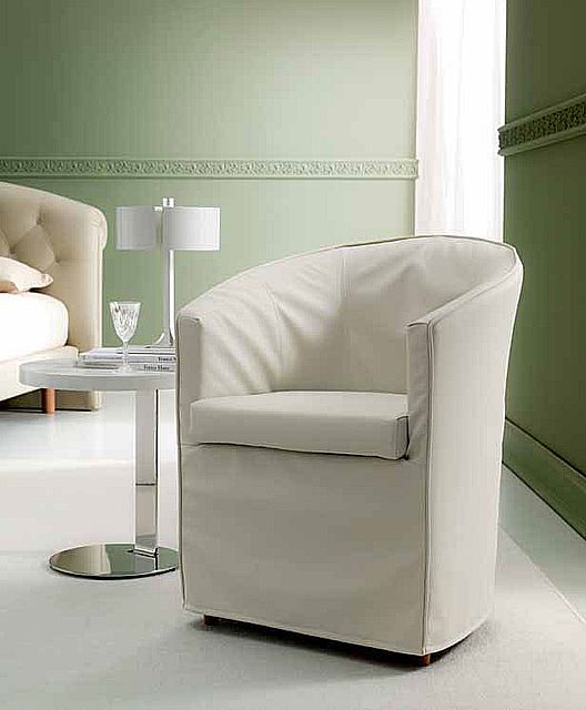 Poltroncina Giellebi modello Minni 4
