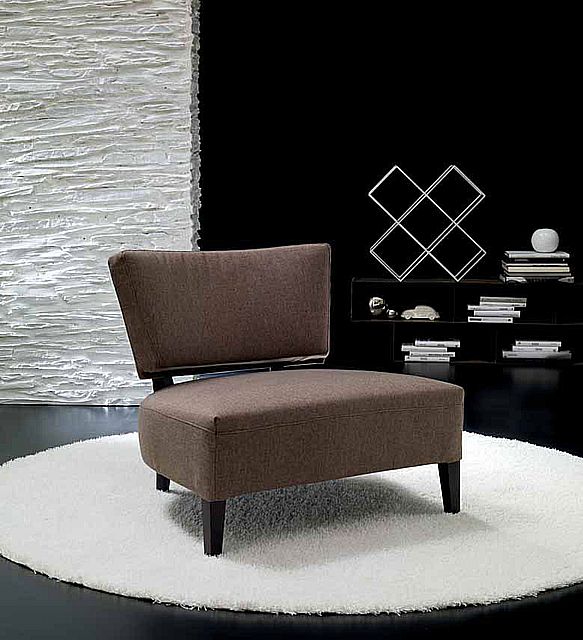Poltroncina Giellebi modello Teak