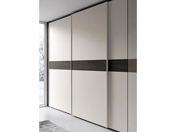Armadio scorrevole laccato con inserti legno Spagnol Mod. Centrale
